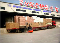 科技賦能清潔 現代洗掃車，城市道路的智能清潔衛士